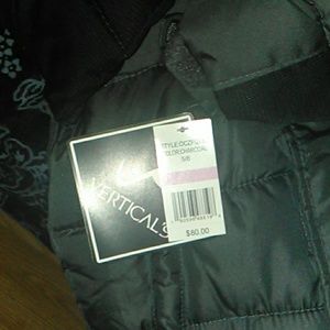 Boys 5/6 brand new coat paid 80$ asking 35